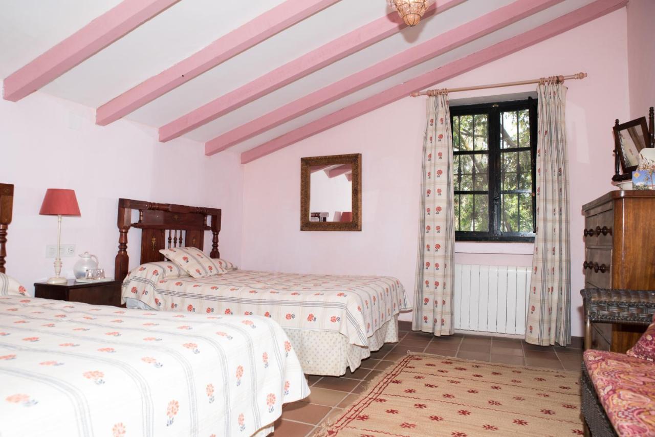 Отель Hacienda La Indiana Лос-Паласьос-и-Вильяфранка Экстерьер фото